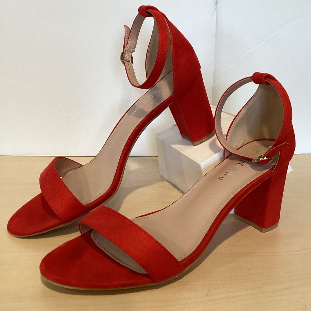 WuORWu Women’s Ankle Strap Chunky High Heel Pump Sandals 9